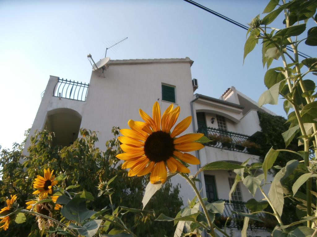 Apartments Nada Vodice Phòng bức ảnh